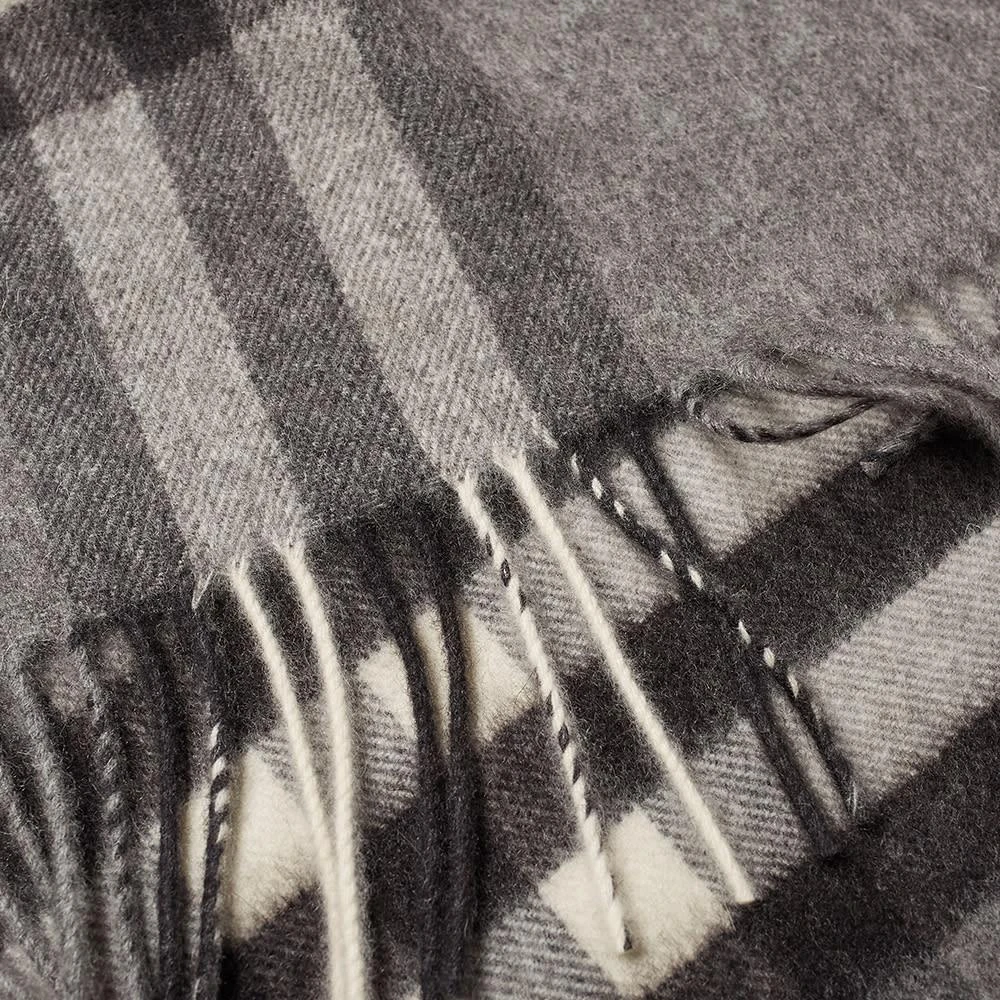 商品Burberry|Burberry Check Cashmere Scarf,价格¥3838,第2张图片详细描述