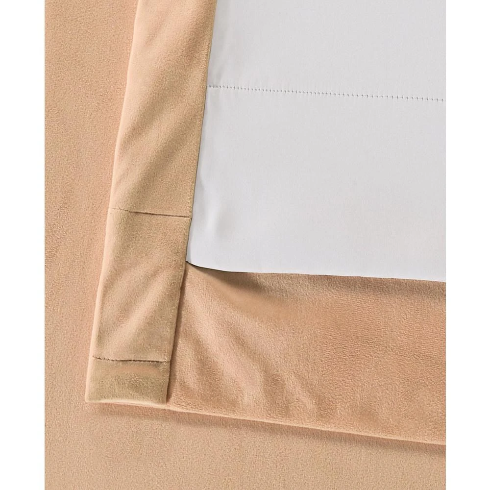 Signature Blackout Velvet Panel 商品
