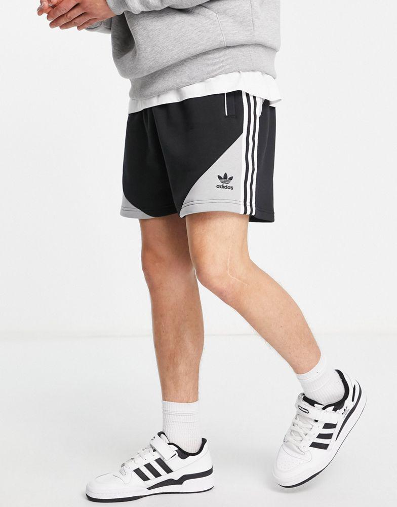 商品Adidas|adidas Originals SPRT blocked three stripe fleece shorts in black,价格¥246,第6张图片详细描述