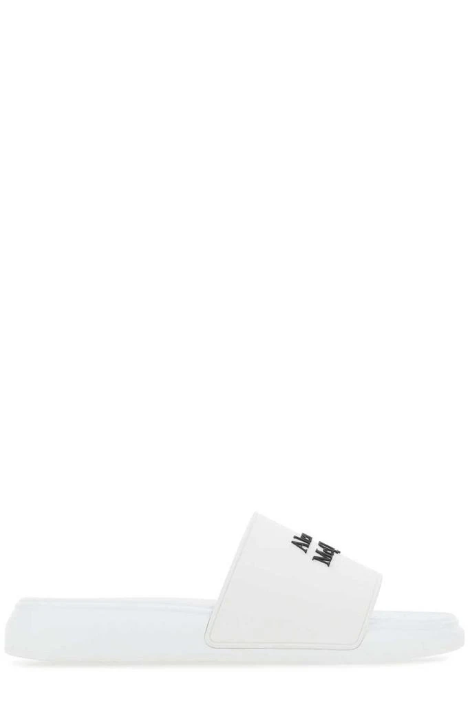 商品Alexander McQueen|Alexander McQueen Logo Embossed Slip-On Slides,价格¥1707,第1张图片