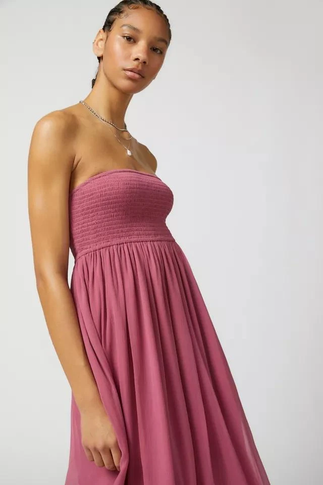 商品Urban Outfitters|UO Caley Smocked Strapless Midi Dress,价格¥533,第2张图片详细描述