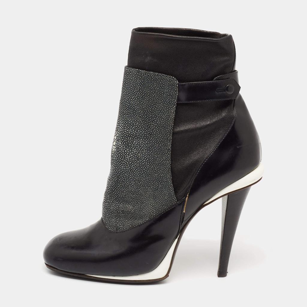 商品[二手商品] Fendi|Fendi Black Texture leather and Leather Ankle Boots Size 40,价格¥4047,第1张图片