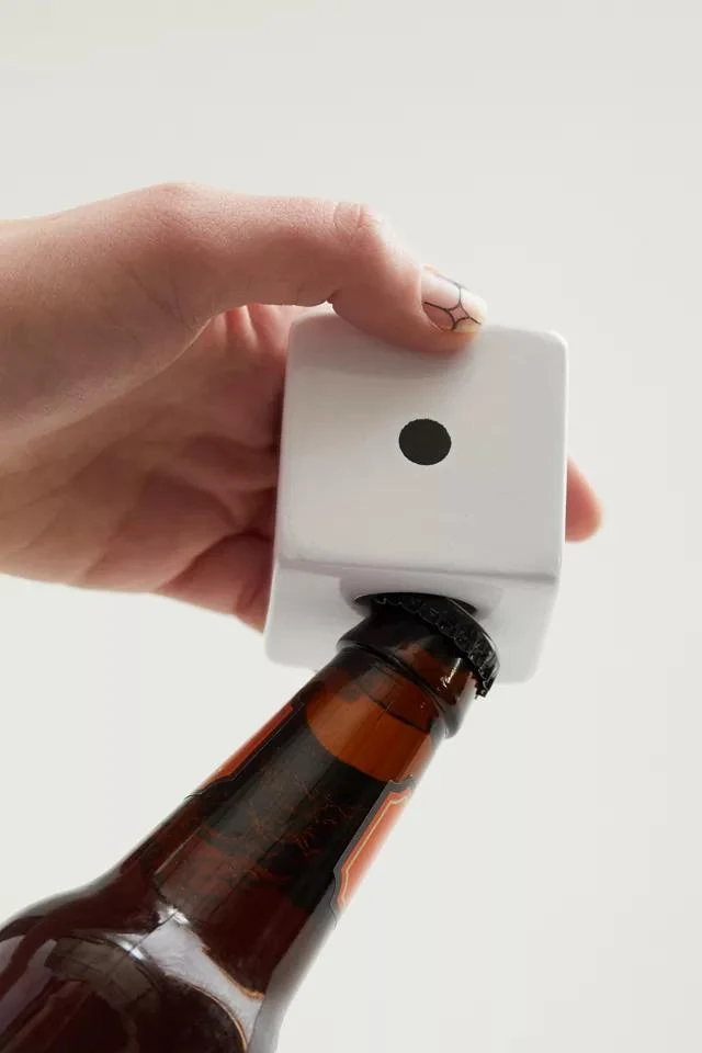 商品Urban Outfitters|Dice Bottle Opener,价格¥75,第2张图片详细描述