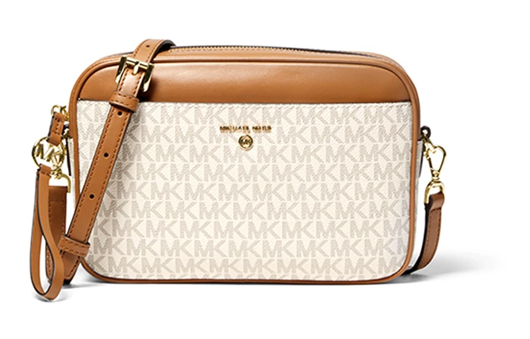 商品[国内直发] Michael Kors|迈克高仕 Jet Set Charm 经典老花拼色字母LOGO复古 织物 MK相机包斜挎包 大号 女款 白色拼橡果棕,价格¥931,第1张图片
