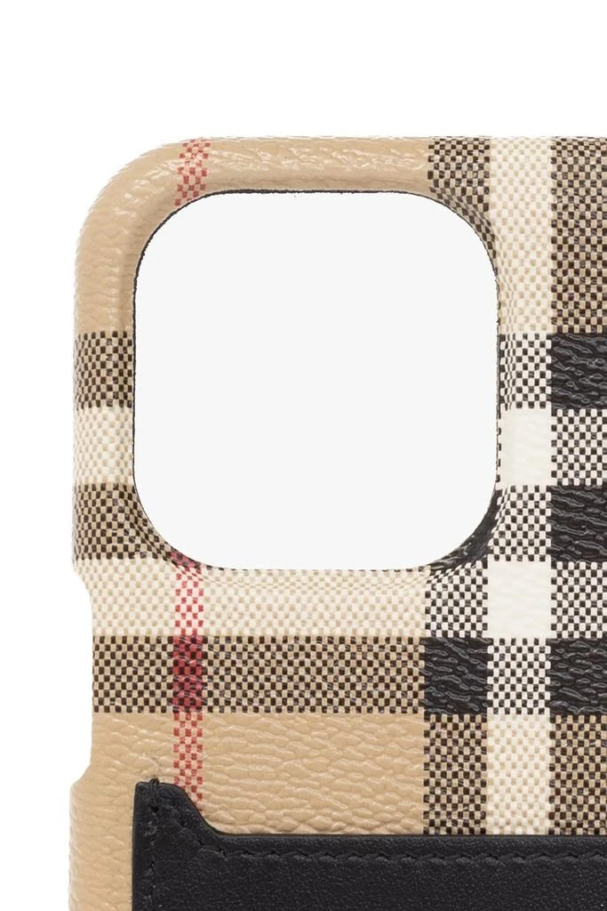 商品Burberry|Burberry Logo Embossed Checked iPhone14 Pro Case,价格¥1838,第3张图片详细描述