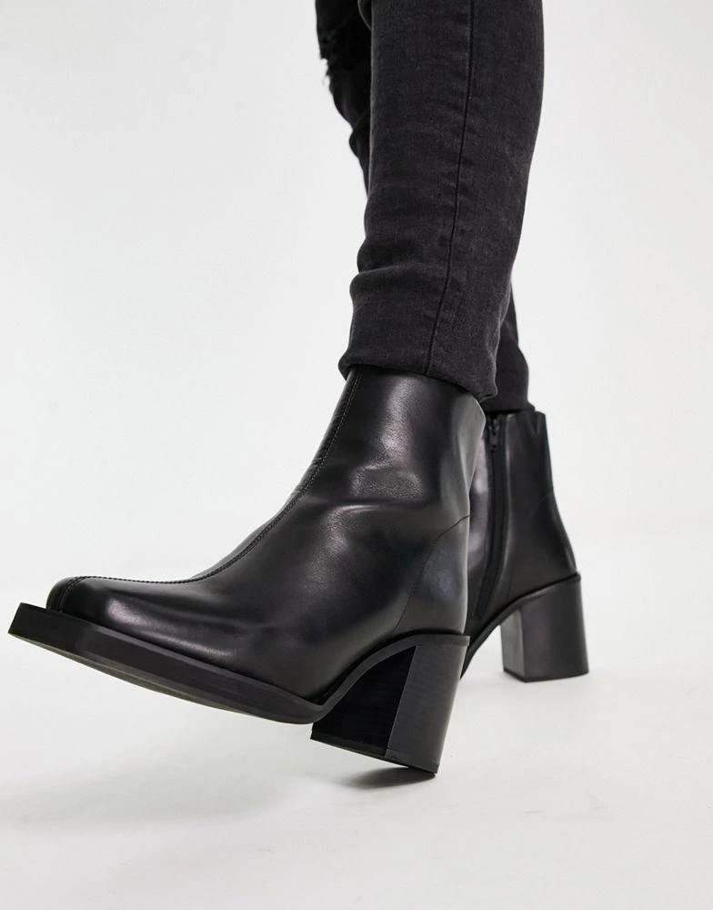 商品ASOS|ASOS DESIGN heeled chelsea boots with angled toe in black leather,价格¥777,第3张图片详细描述