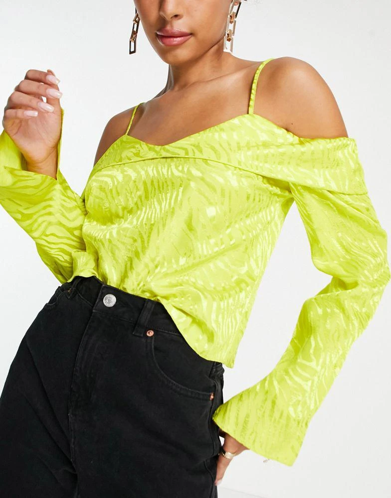商品ASOS|ASOS DESIGN cold shoulder blouse in lime tiger jacquard,价格¥141,第3张图片详细描述