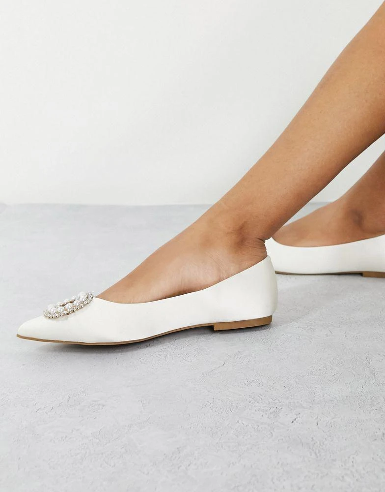 商品ASOS|ASOS DESIGN Laura embellished pointed ballet flats in ivory satin,价格¥143,第4张图片详细描述