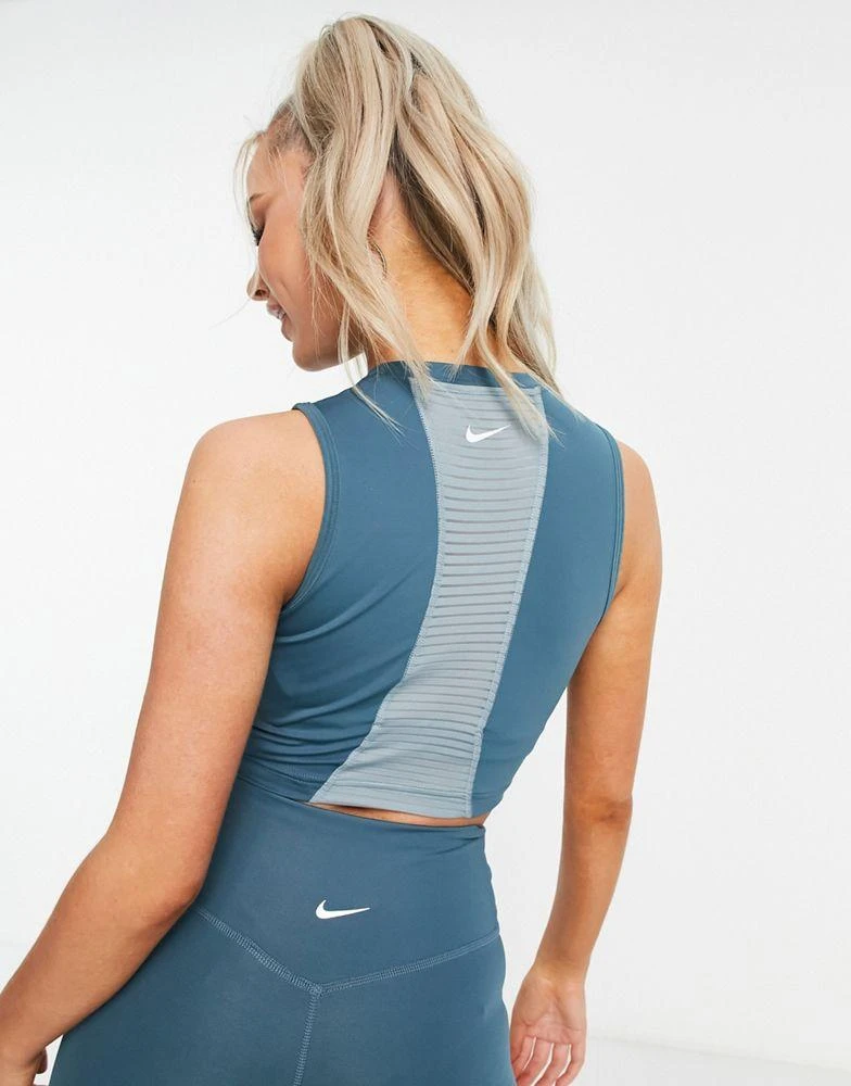 商品NIKE|Nike Pro Training zip front crop top in blue,价格¥255,第2张图片详细描述