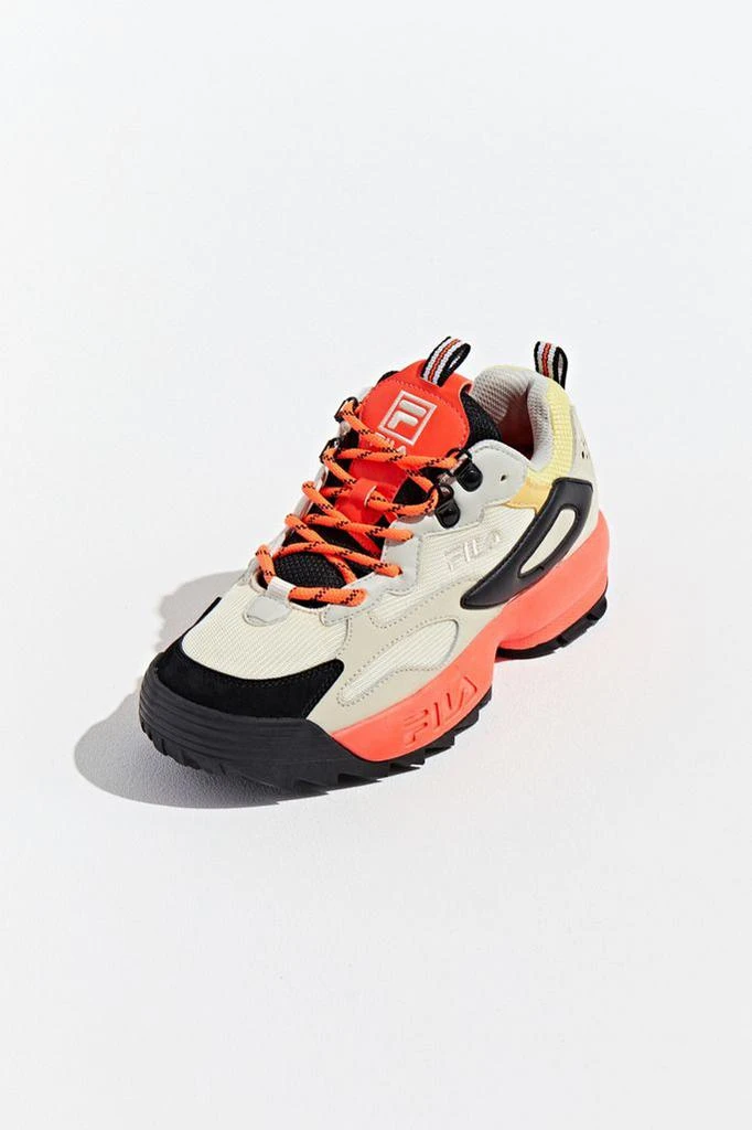 商品Fila|FILA UO Exclusive Ray Tracer X Disruptor Sneaker,价格¥453,第3张图片详细描述