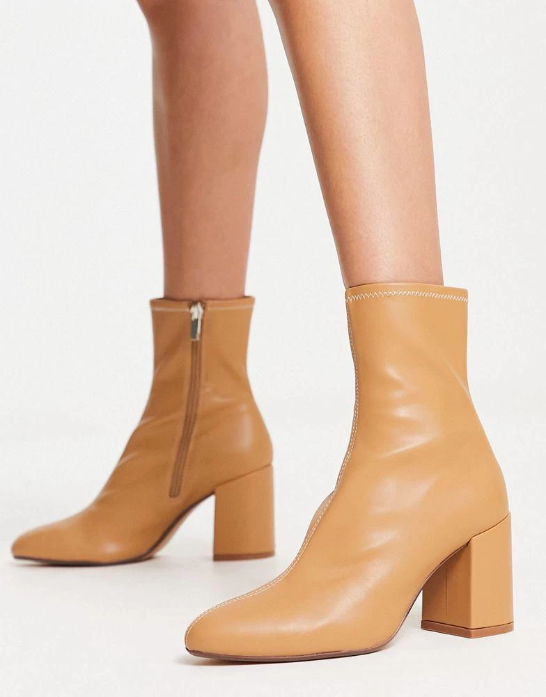 商品Bershka|Bershka low heel sock boot in beige,价格¥189,第1张图片