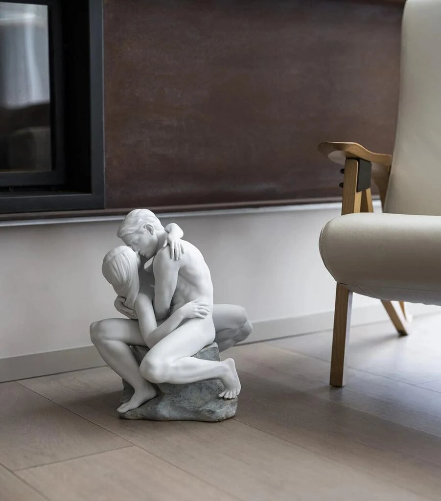 商品Lladró|Porcelain Passionate Kiss Figurine,价格¥26620,第3张图片详细描述