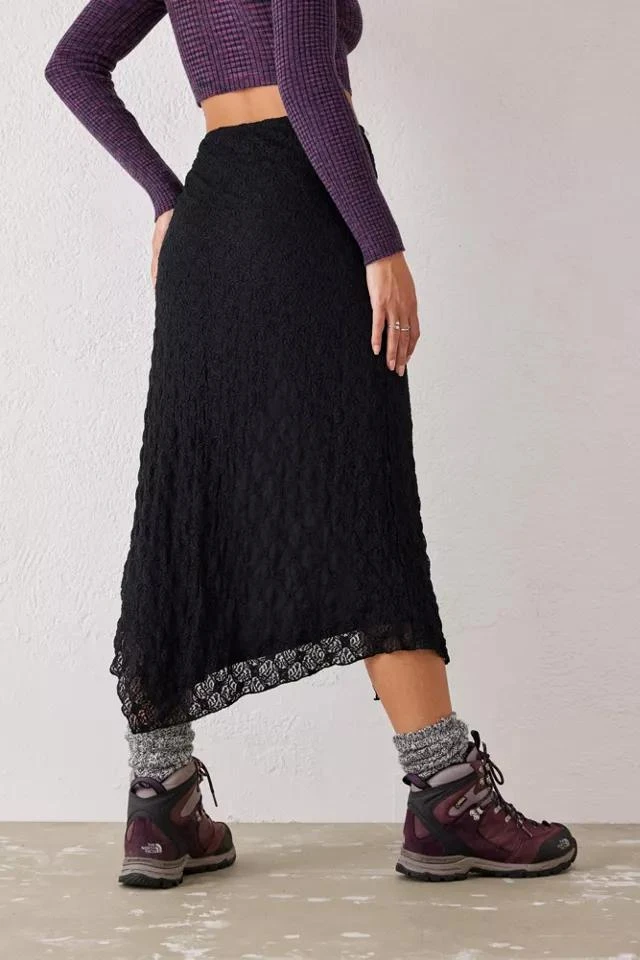 商品Urban Outfitters|UO Ruched Lace Maxi Skirt,价格¥522,第4张图片详细描述