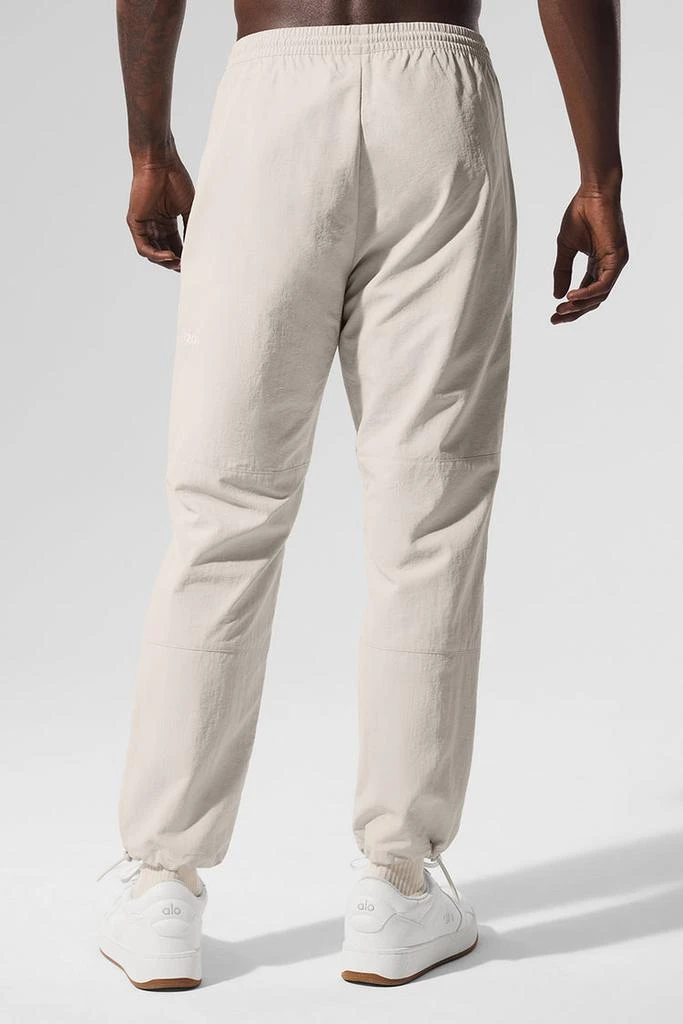 商品Alo|Takeaway Track Pant - Bone,价格¥908,第3张图片详细描述