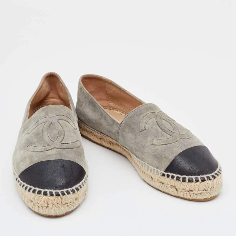 商品[二手商品] Chanel|Chanel Grey/Black Suede and Leather CC Cap Toe Espadrilles Size 39,价格¥3016,第4张图片详细描述