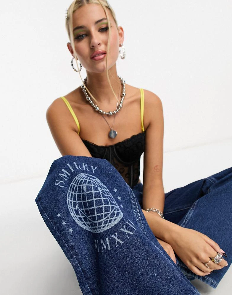 商品ASOS|ASOS DESIGN Smiley baggy boyfriend jeans in dark blue,价格¥395,第2张图片详细描述