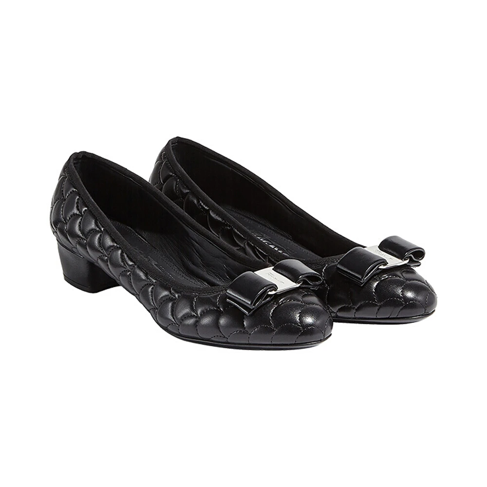 SALVATORE FERRAGAMO 女士黑色羊皮鱼鳞压花饰有蝴蝶结中跟鞋 0726002 商品