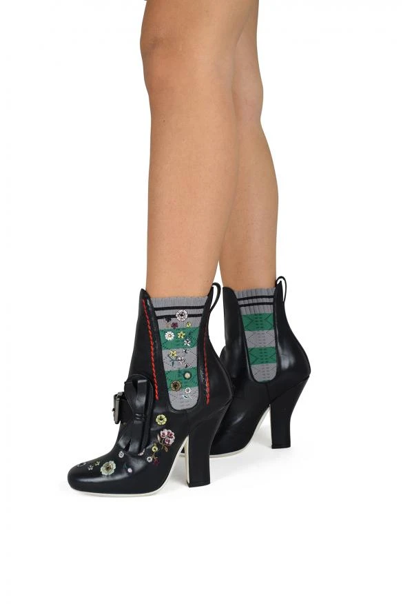 商品Fendi|Women luxury shoes fendi ankle boots in black leather with flowers,价格¥4131,第2张图片详细描述