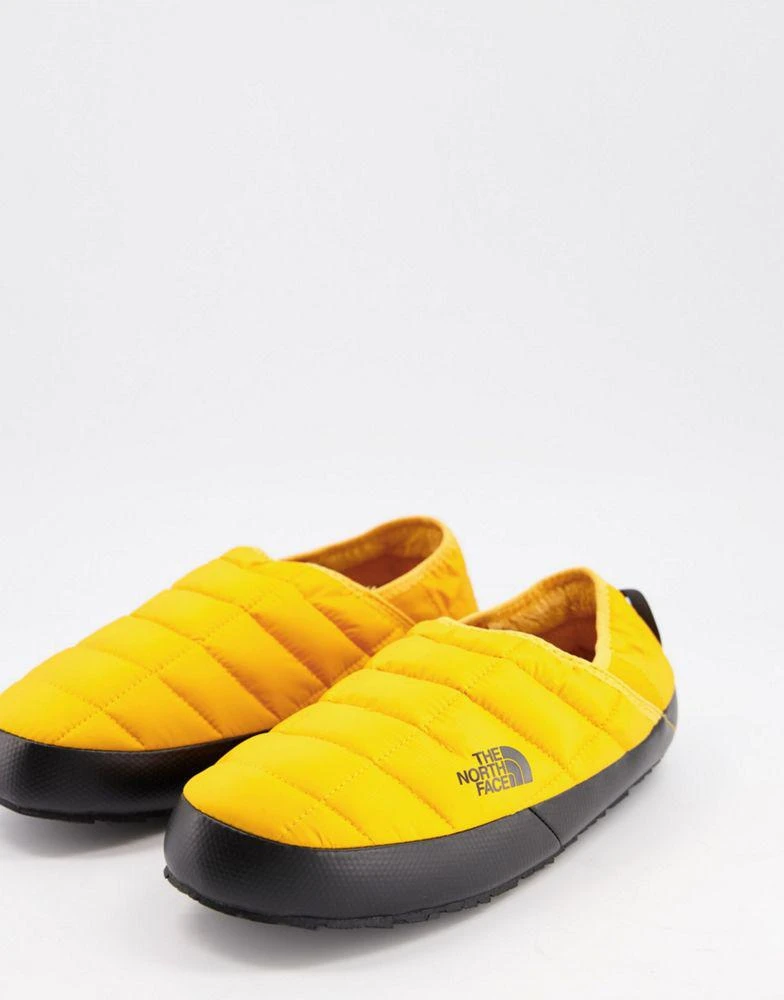 商品The North Face|The North Face Thermoball Traction Mule slippers in yellow,价格¥517,第1张图片