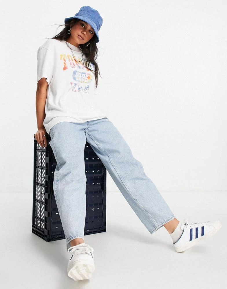 商品Tommy Hilfiger|Tommy Jeans cotton tye dye collegiate logo oversized t-shirt in white - WHITE,价格¥181,第3张图片详细描述