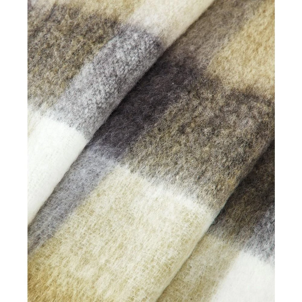 商品Fireside|Merry Bright Plaid Faux Mohair Fringe Throw, 50" x 60",价格¥90,第2张图片详细描述