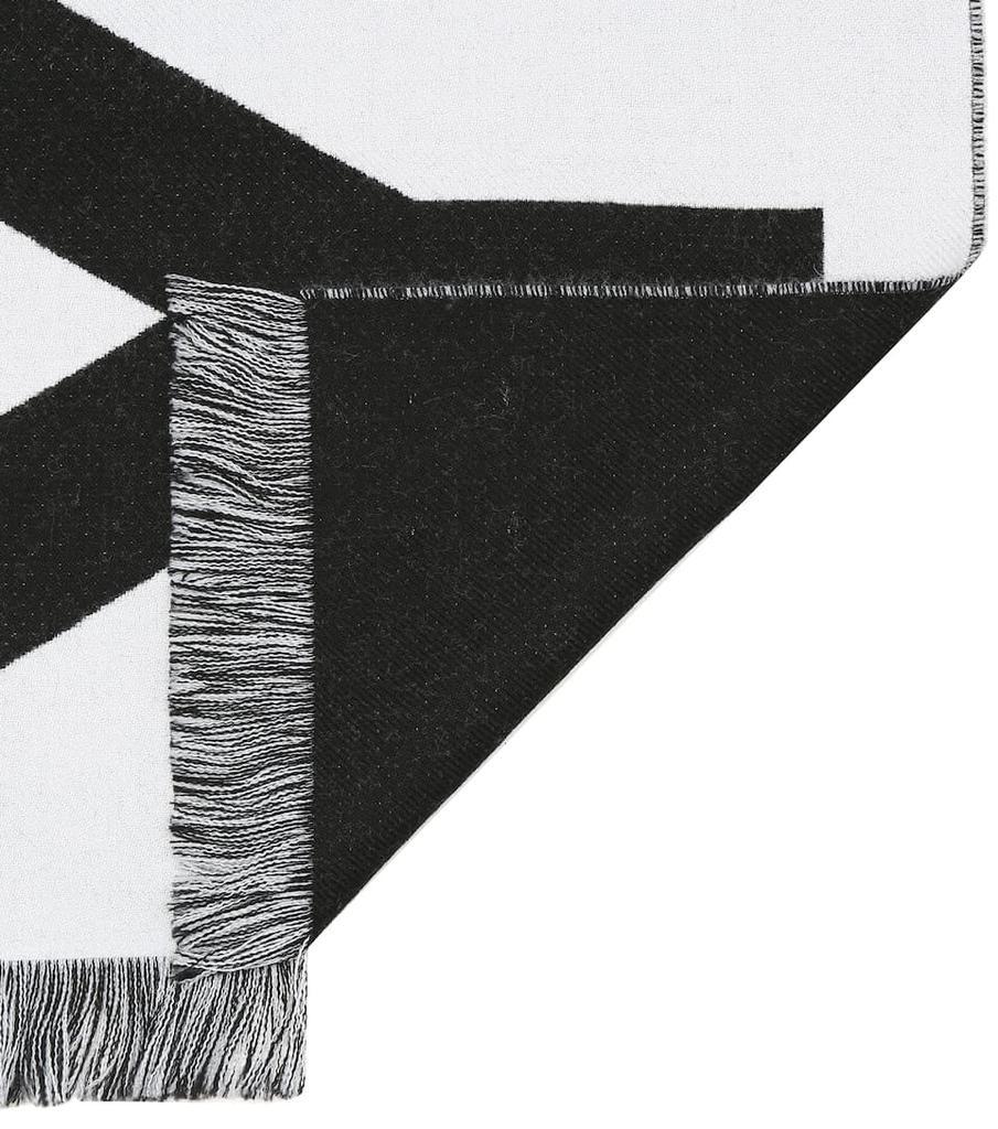 商品Burberry|Logo羊毛围巾,价格¥2850,第5张图片详细描述