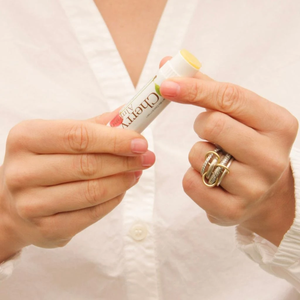 商品Camille Beckman|Cherry Almond Jumbo Natural Cocoa Butter Lip Balm,价格¥59,第3张图片详细描述