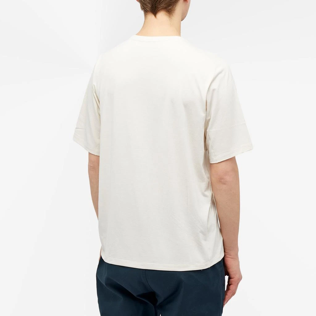 商品Arc'teryx|Arc'teryx Cormac Downword T-Shirt,价格¥481,第3张图片详细描述