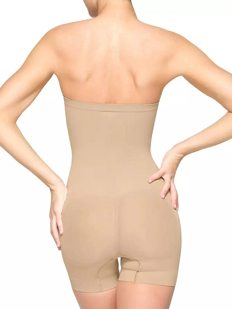 商品SKIMS|Seamless Sculpt Strapless Shortie Bodysuit,价格¥541,第4张图片详细描述