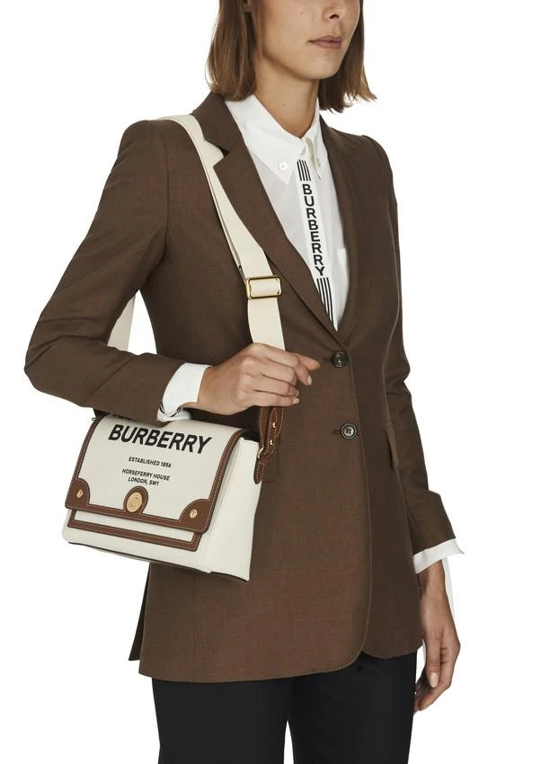 商品Burberry|Note 皮革挎包,价格¥6815,第2张图片详细描述