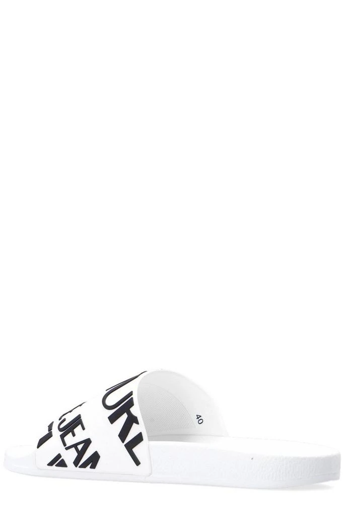 商品Versace|Versace Jeans Couture Logo Embossed Slides,价格¥286,第3张图片详细描述