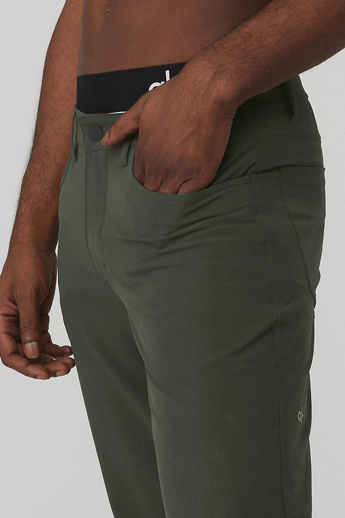 商品Alo|Day and Night Pant - Dark Cactus,价格¥1055,第4张图片详细描述