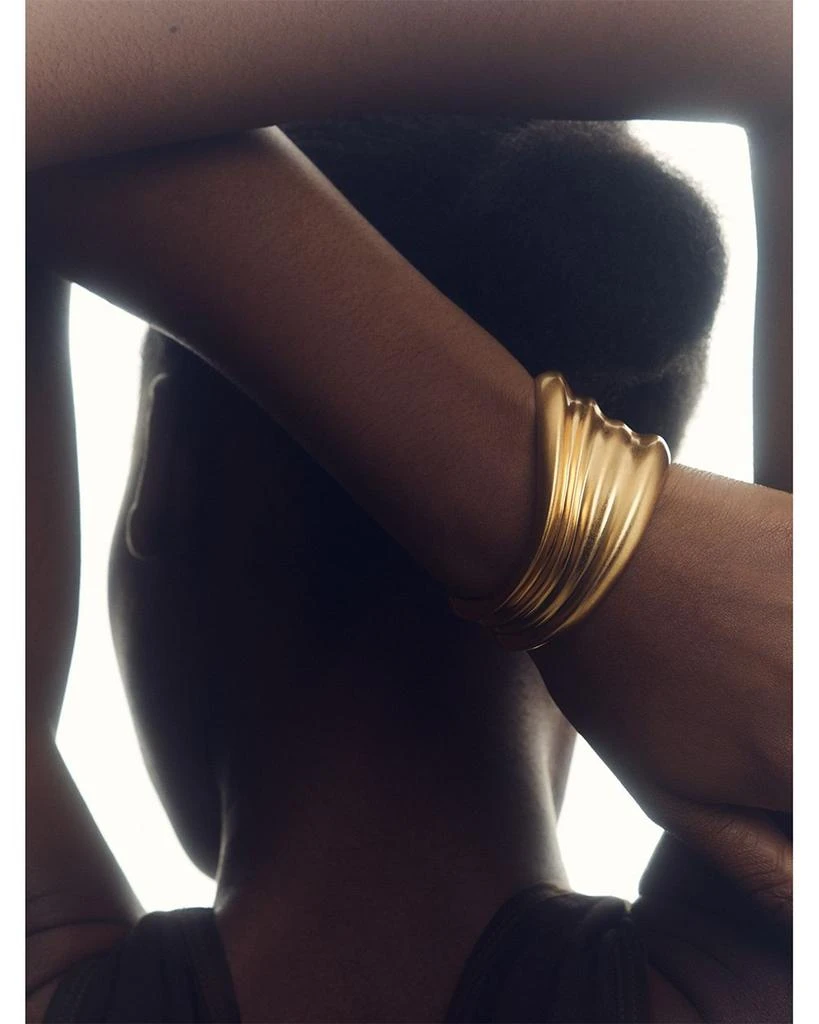 Florence Fluid Cuff Bracelet 商品