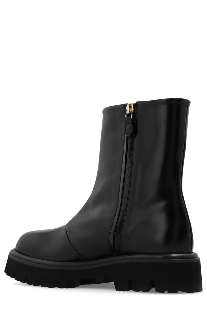 商品Moschino|Moschino Logo Printed Ankle Boots,价格¥3678,第3张图片详细描述
