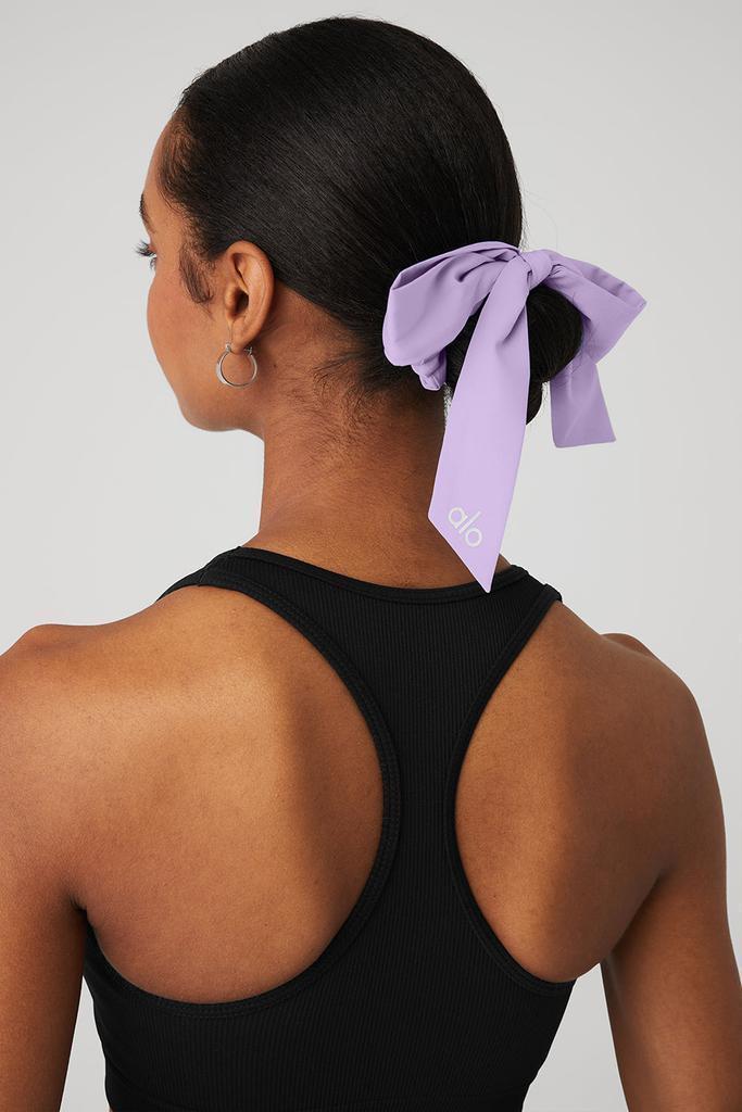 商品Alo|Love Knots Tie Scrunchie - Violet Skies,价格¥173,第4张图片详细描述