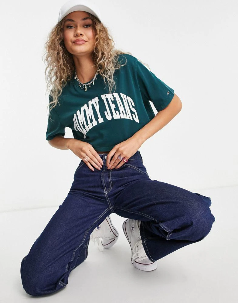 商品Tommy Jeans|Tommy Jeans oversized cropped collegiate logo t-shirt in green,价格¥196,第1张图片
