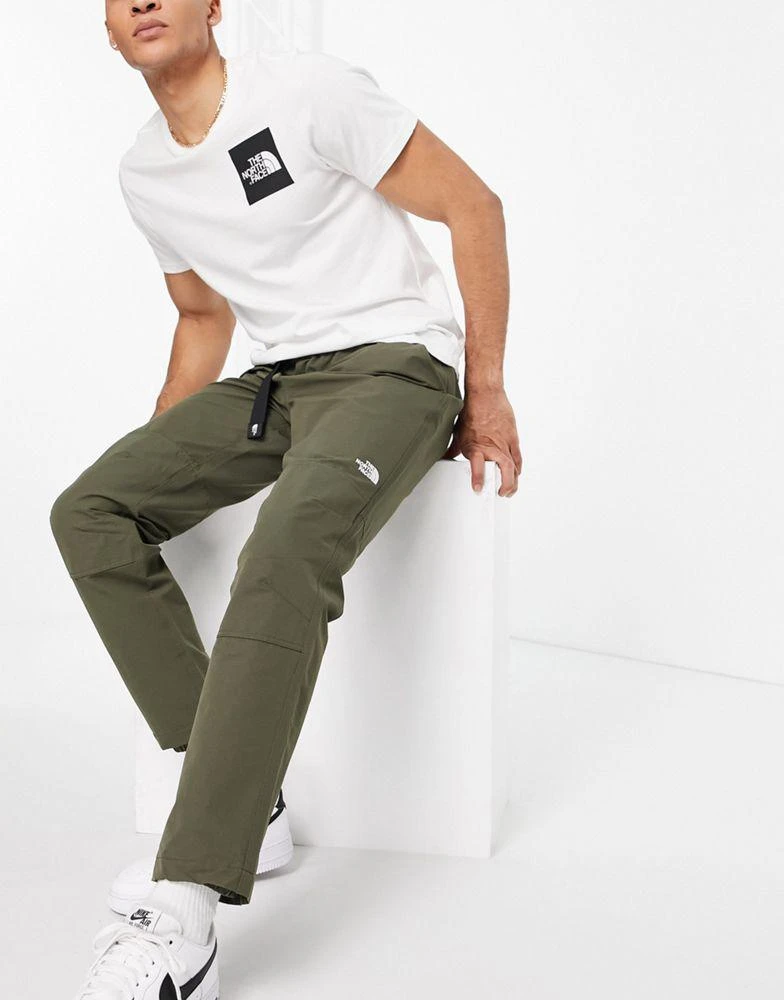 商品The North Face|The North Face Woven pull on trousers in green,价格¥716,第4张图片详细描述