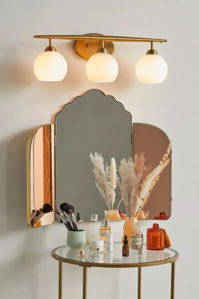 商品Urban Outfitters|Reese Tri-Globe Sconce,价格¥1410,第1张图片