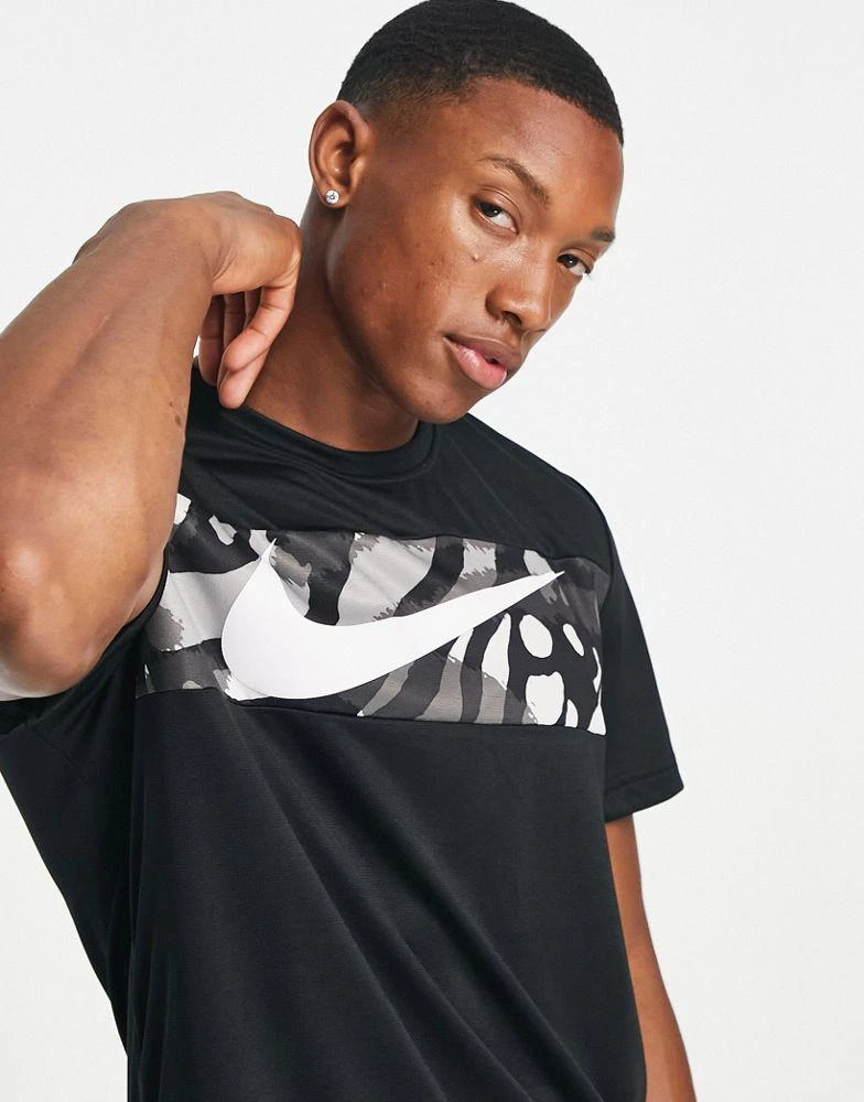 商品NIKE|Nike Training Sport Clash Swoosh animal graphic t-shirt in black,价格¥226,第1张图片