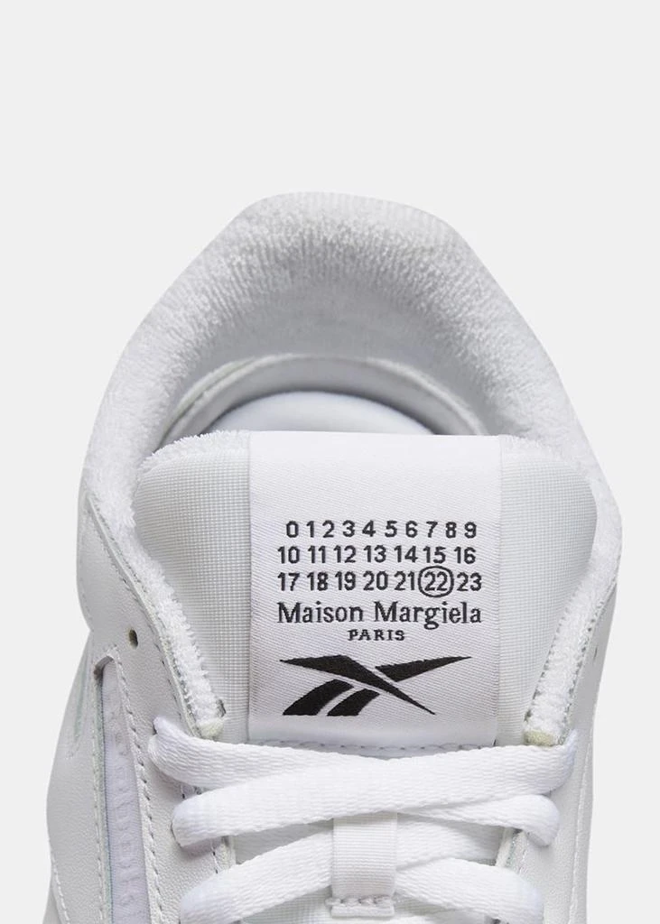 商品MAISON MARGIELA|Maison Margiela White Reebok Edition Tabi Sneakers,价格¥1685,第5张图片详细描述