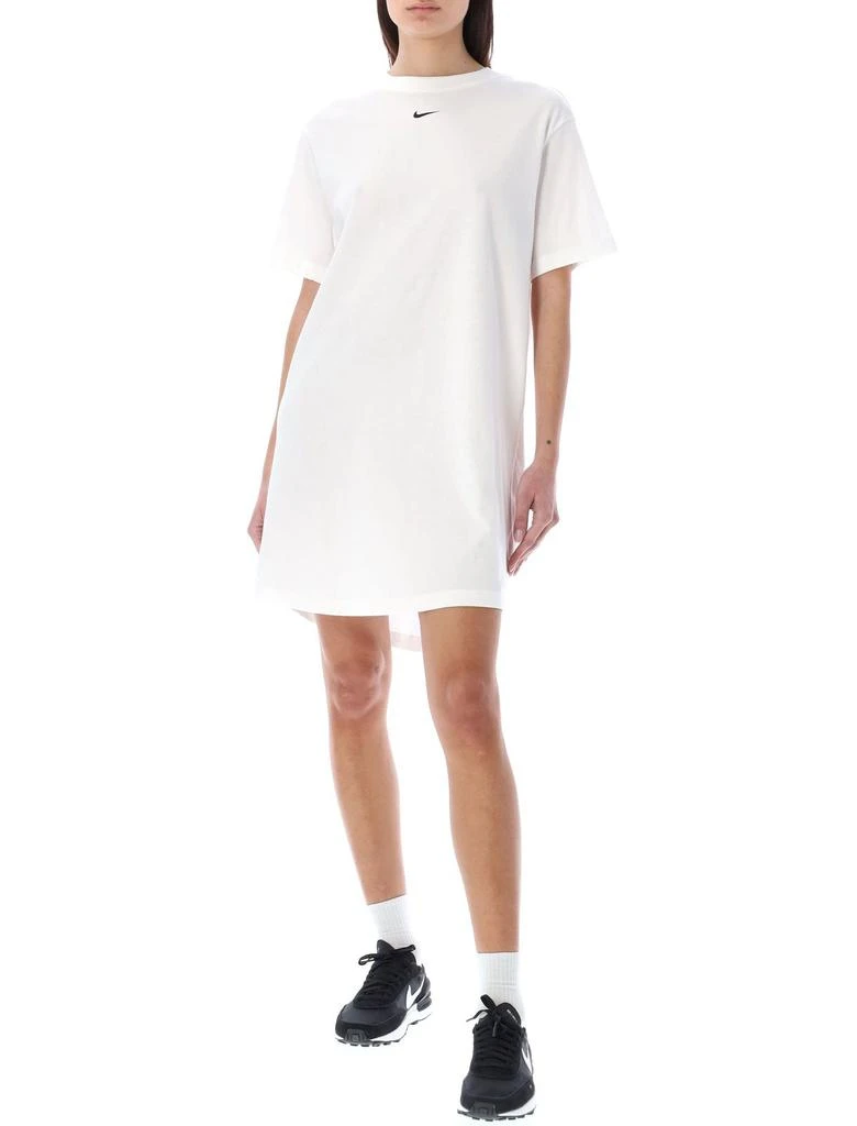 商品NIKE|Nike Logo Embroidered T-Shirt Dress,价格¥209,第4张图片详细描述