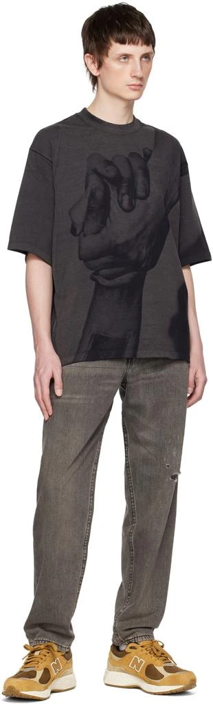商品Calvin Klein|Black Grasp T-Shirt,价格¥358,第4张图片详细描述