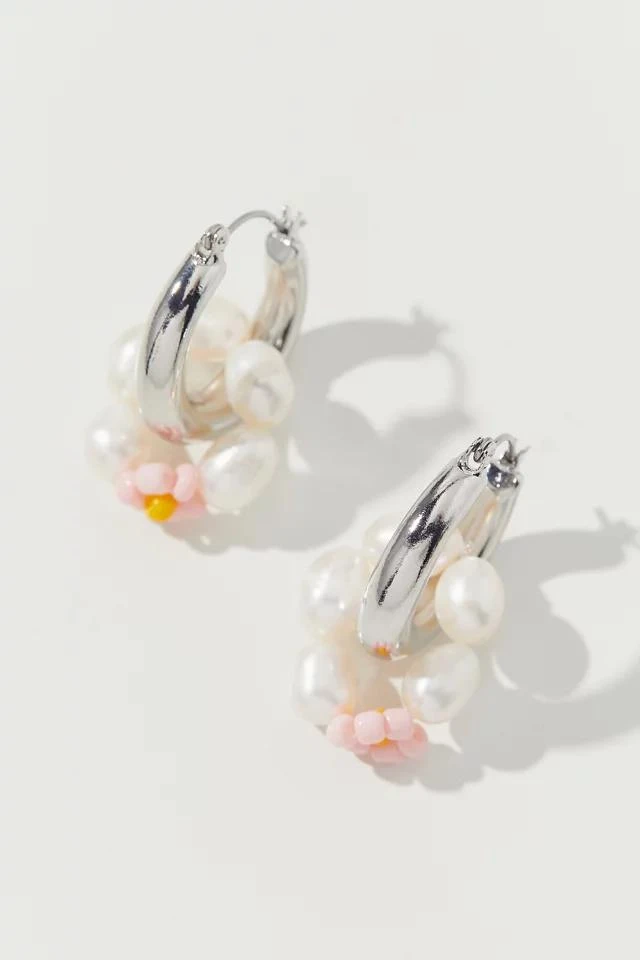 商品Urban Outfitters|Freya Freshwater Pearl Flower Hoop Earring,价格¥78,第2张图片详细描述