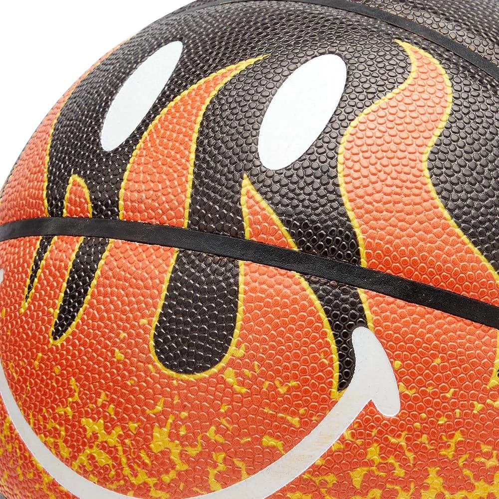 商品MARKET|Market Smiley Flame Basketball,价格¥400,第2张图片详细描述
