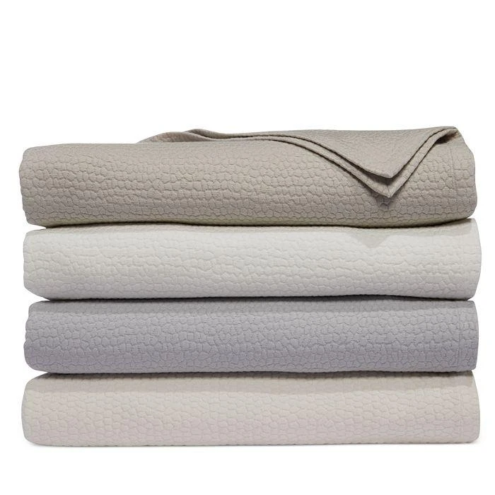 Signature Pebbled Matelassé Coverlet, Full/Queen - Exclusive 商品