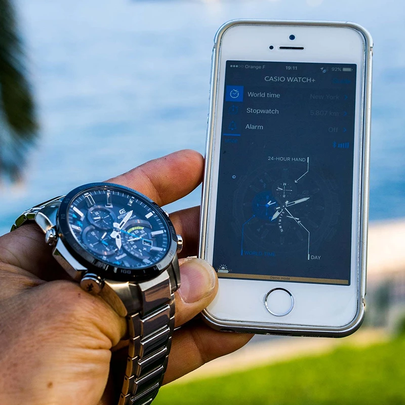 卡西欧手表移动连接,连接智能手机 人造蓝宝石玻璃镜 太阳能 测速计功能 商品