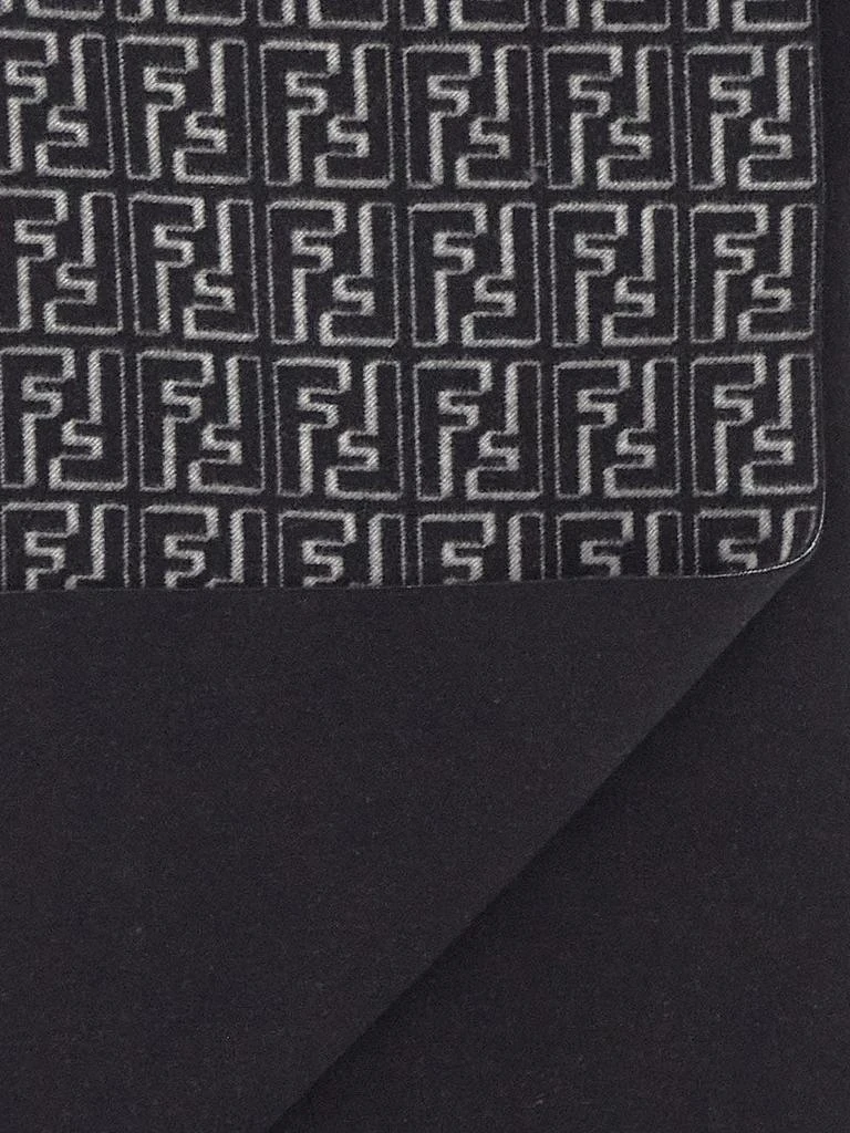 商品Fendi|Fendi Ff Monogram Scarf,价格¥4693,第2张图片详细描述