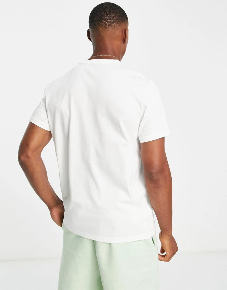 商品Fred Perry|Fred Perry graphic logo t-shirt in white,价格¥487,第2张图片详细描述