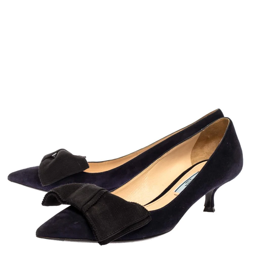 商品[二手商品] Prada|Prada Navy Blue Suede Bow Embellished Pointed Toe Pumps Size 36,价格¥1060,第4张图片详细描述