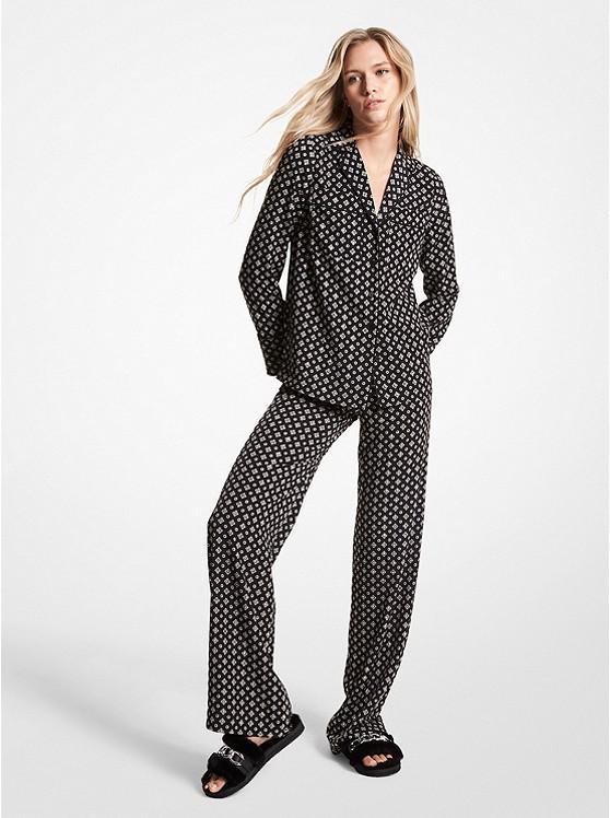 商品Michael Kors|Studded Medallion Crushed Crepe Pajama Shirt,价格¥306,第1张图片